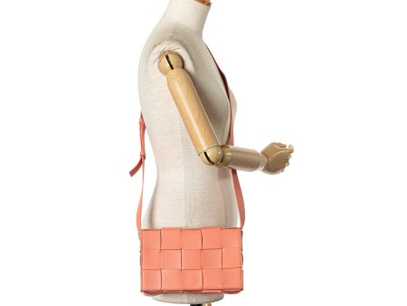 Bottega Veneta Calfskin Intrecciato Cassette Crossbody Pink Online now