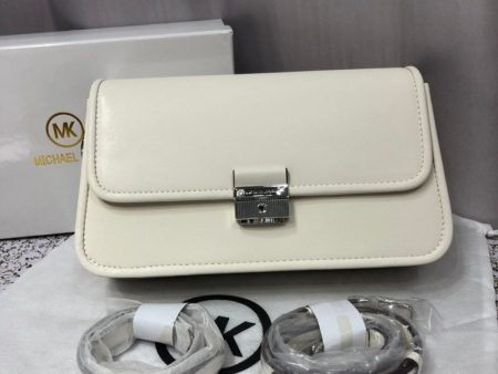 Envy Hold - Michael Kors Bags - 808 Fashion